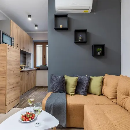4 Season Apartment