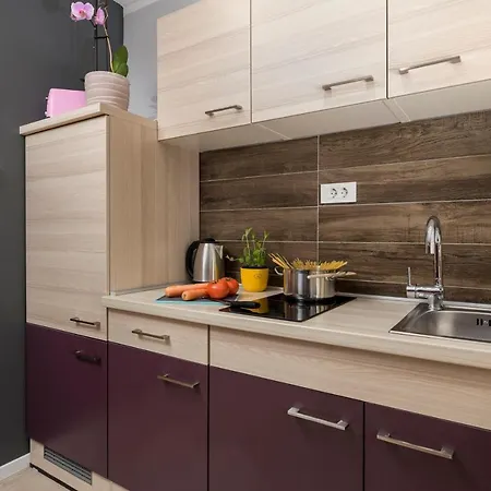 4 Season Apartment *