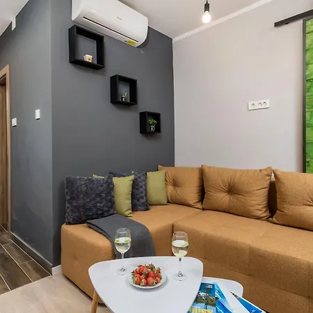 Apartment 4 Season *