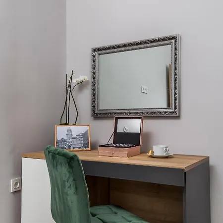 Apartment 4 Season *
